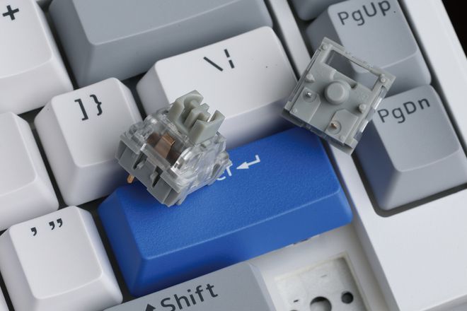 柏V700DIY-75多模机械键盘j9九游会登录小巧便携可玩性强!雷(图1) 柏V700DIY-75多模机械键盘j9九游会登录小巧便携可玩性强!雷(图1)